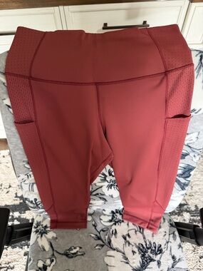 Brooks Women's Capris with Side Pockets